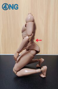 人形を用いた骨盤底筋トレーニングの図解④NG/腰だけ反る（腰椎代償）